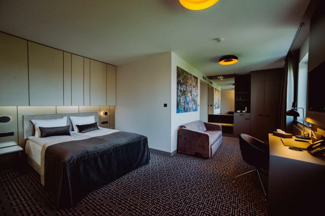 Hotel Evva タルノブジェク エクステリア 写真
