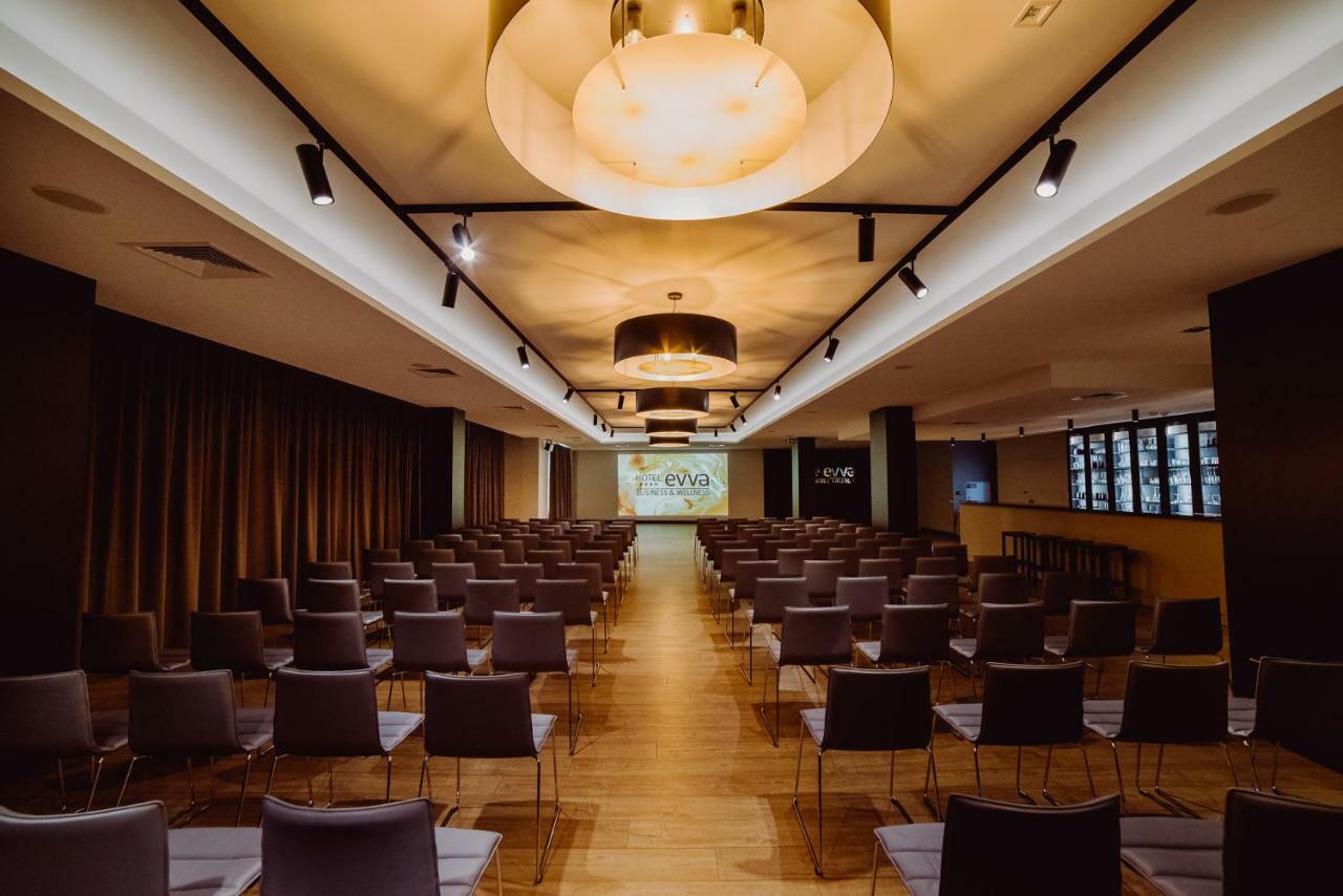 Hotel Evva タルノブジェク エクステリア 写真